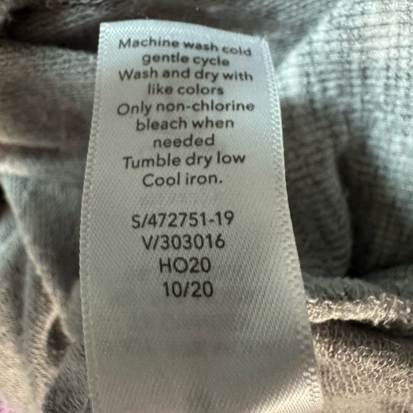 Athleta Long Sleeve Gray Workout Yoga Top Size Medium - Picture 8 of 9